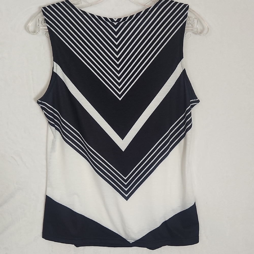 Blue and White Scoop Neck Sleeveless Tank Top - NWT - Picture 5 of 9